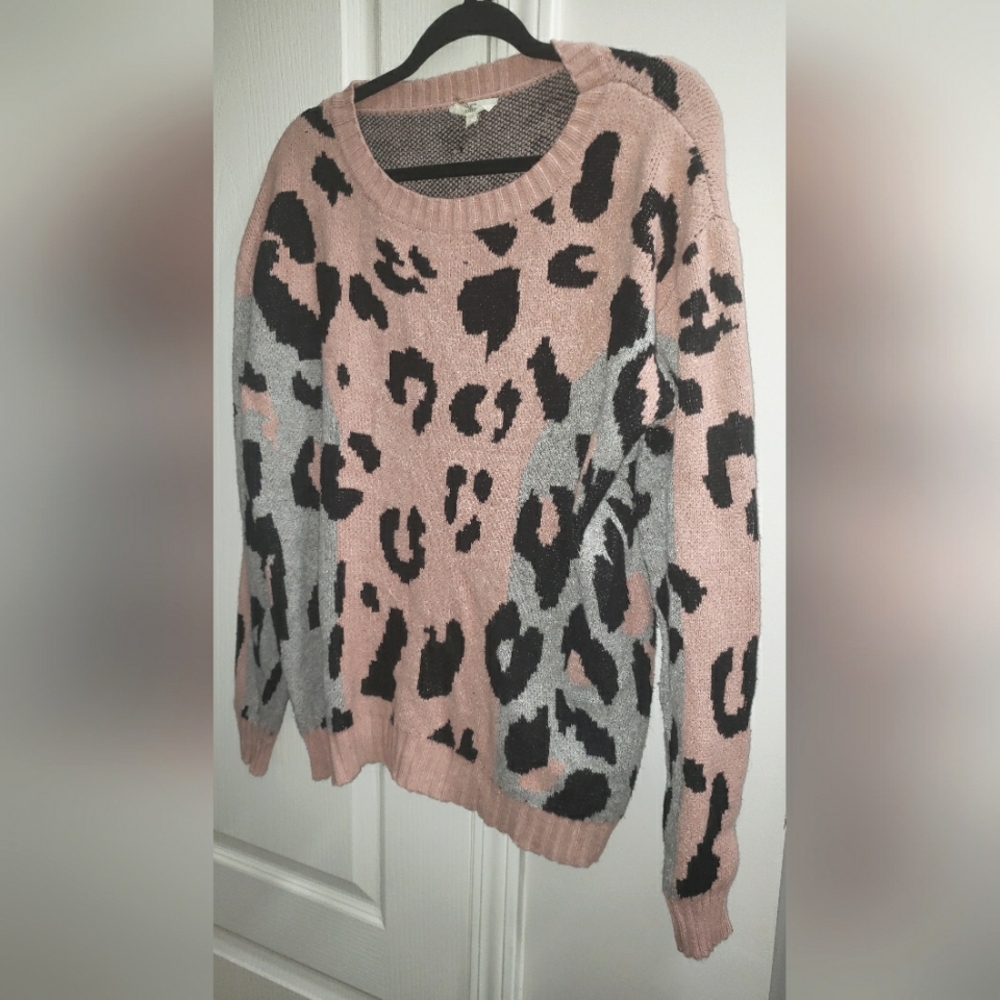 Entro Pink/Gray Scoop Neck Animal Print Sweater Size L